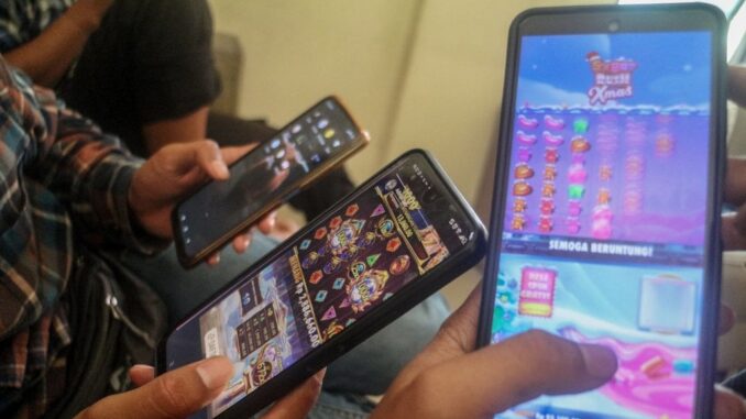 Panduan Main Slot Online Lewat Smartphone Panduan Main Slot Online Lewat Smartphone